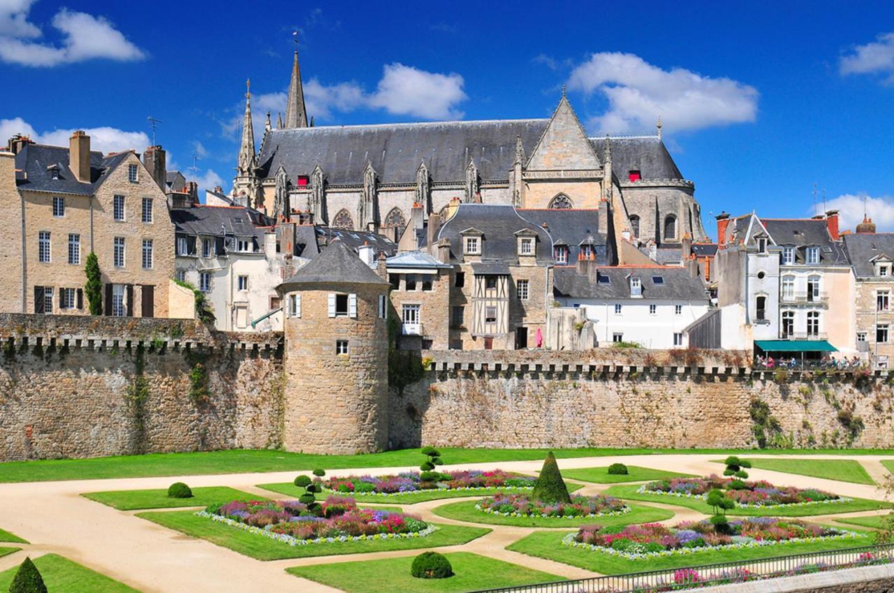 Studio Tout Confort Avec Vue Cathedrale A St Patern Vannes-Centre Apartment Bagian luar foto